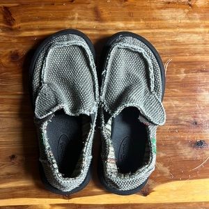 Sanuk kids size 3